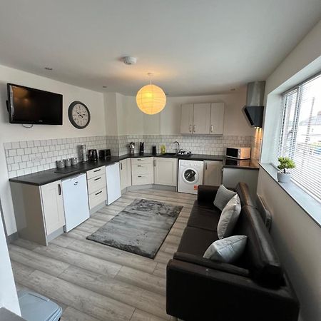 Cosy Modern Apartment Warrington Exterior photo