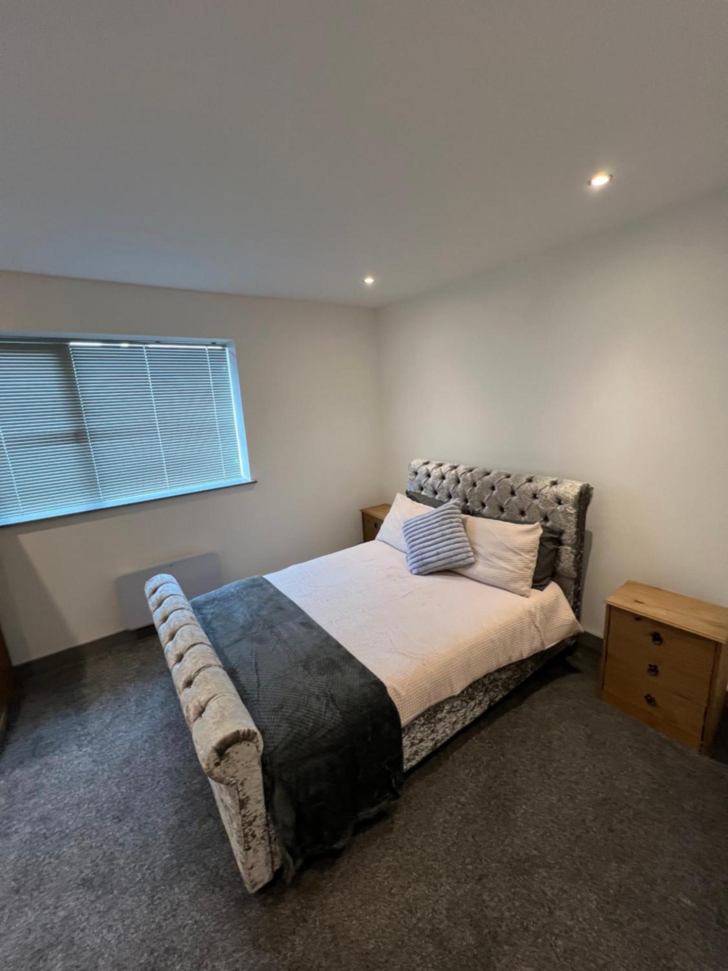 Cosy Modern Apartment Warrington Exterior photo