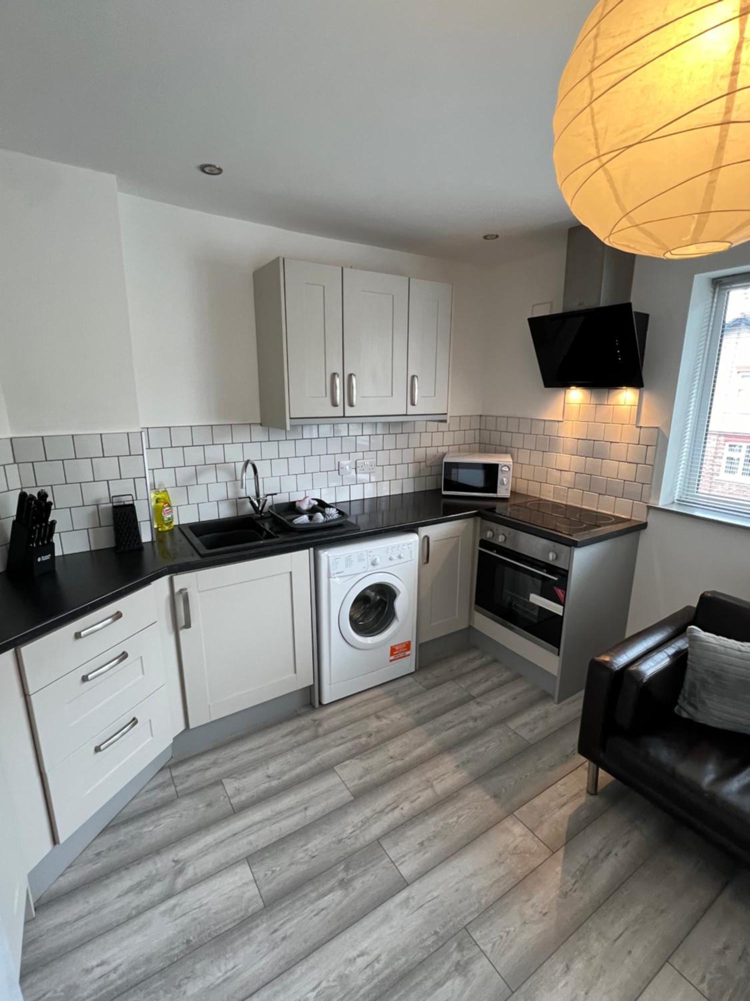 Cosy Modern Apartment Warrington Exterior photo