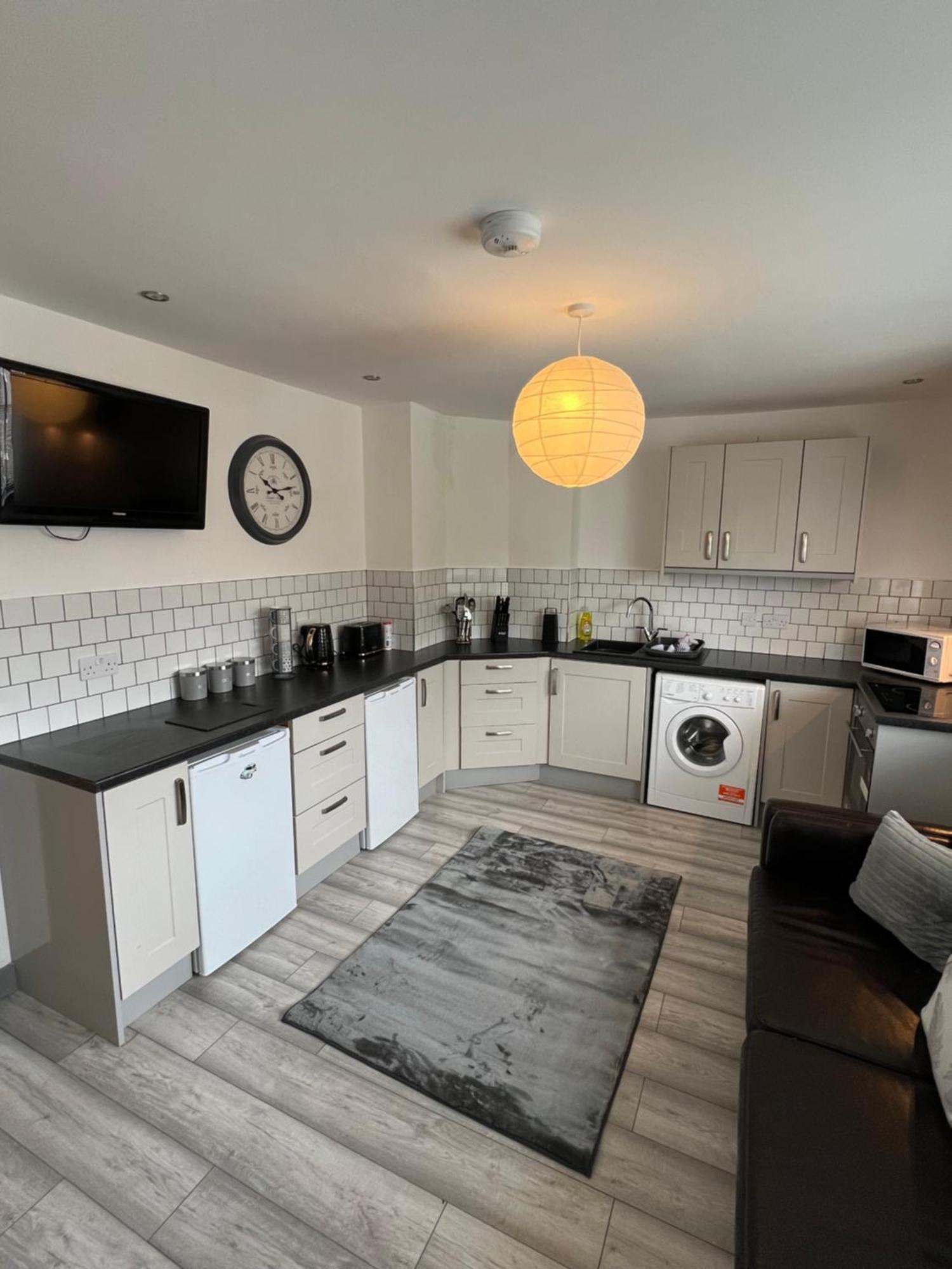 Cosy Modern Apartment Warrington Exterior photo
