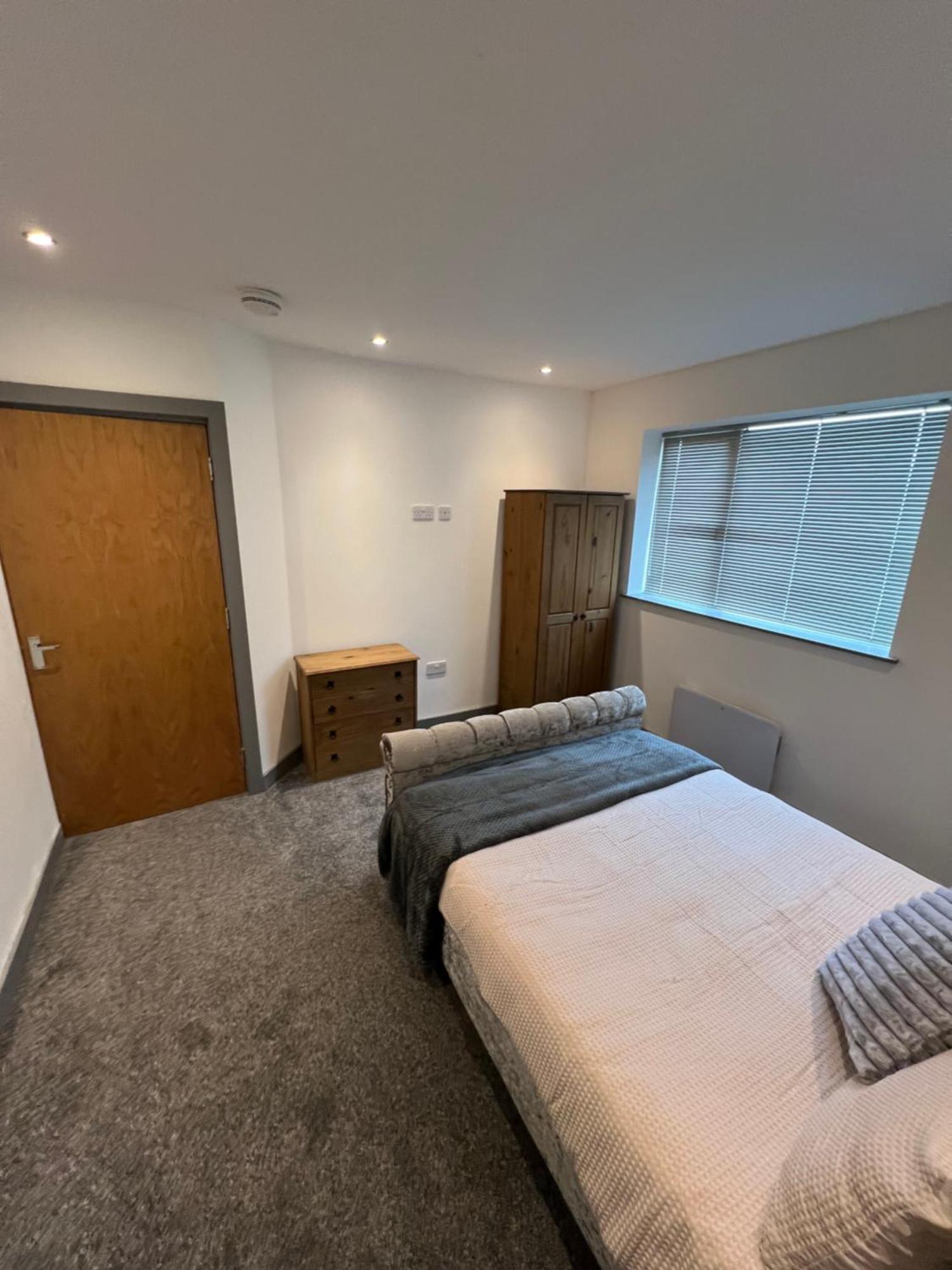 Cosy Modern Apartment Warrington Exterior photo