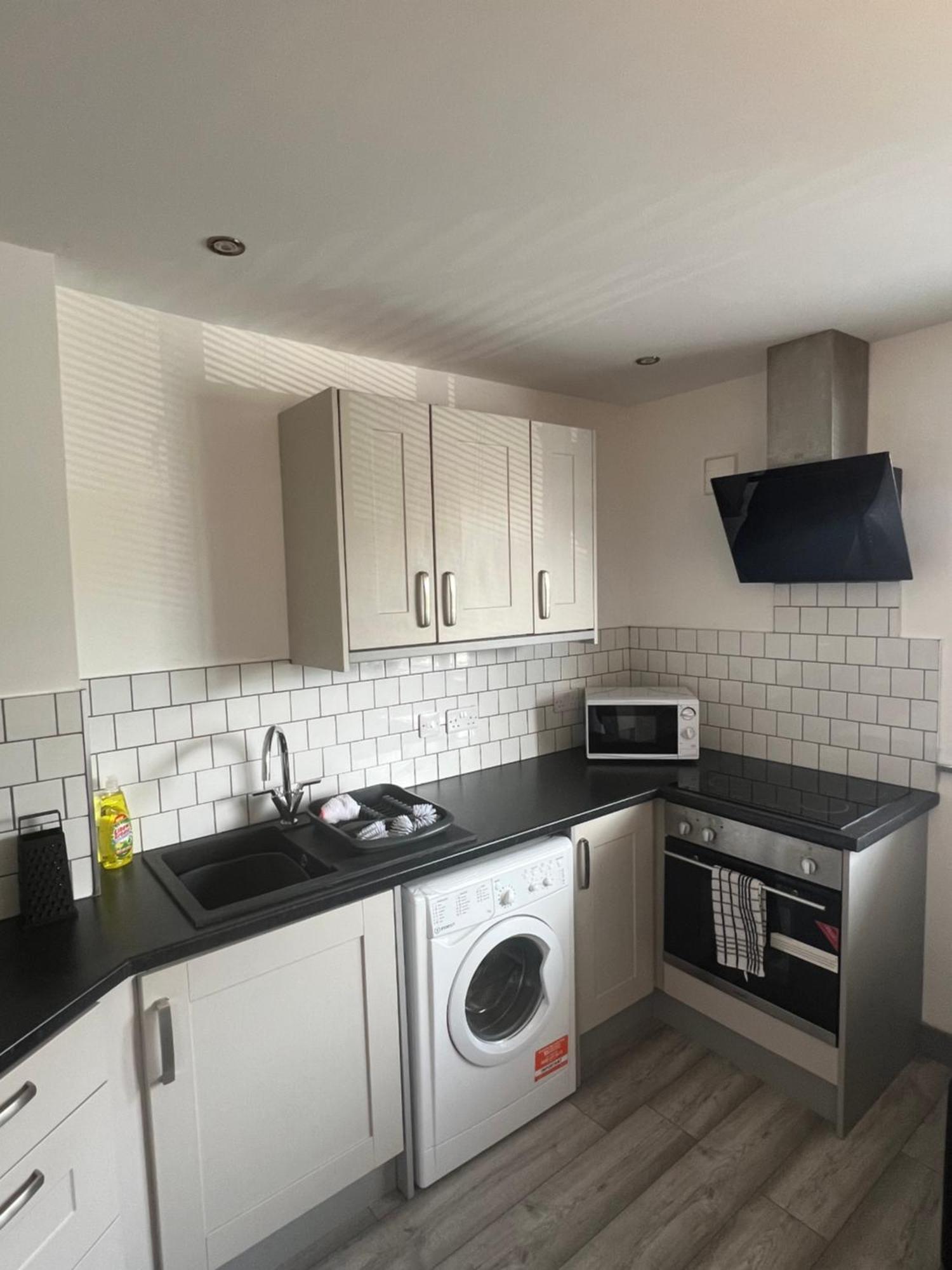 Cosy Modern Apartment Warrington Exterior photo