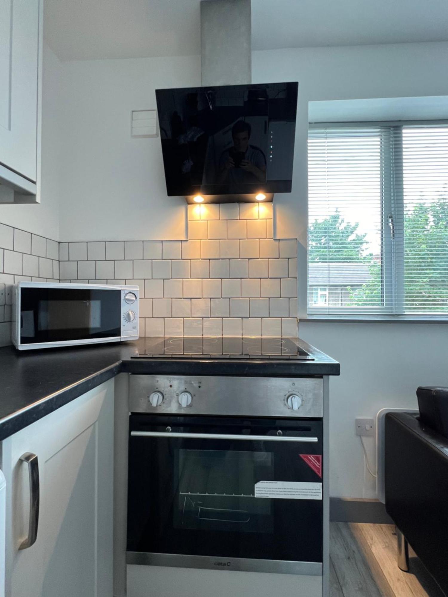 Cosy Modern Apartment Warrington Exterior photo
